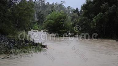 昆士兰布里斯班大雨后<strong>的</strong>洪水。